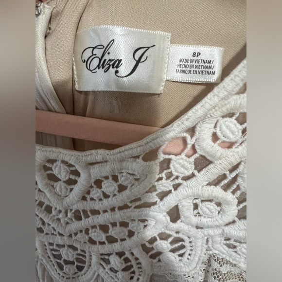 ELIZA J Ivory Lace Maxi Dress size 2P NEW - Picture 4 of 7